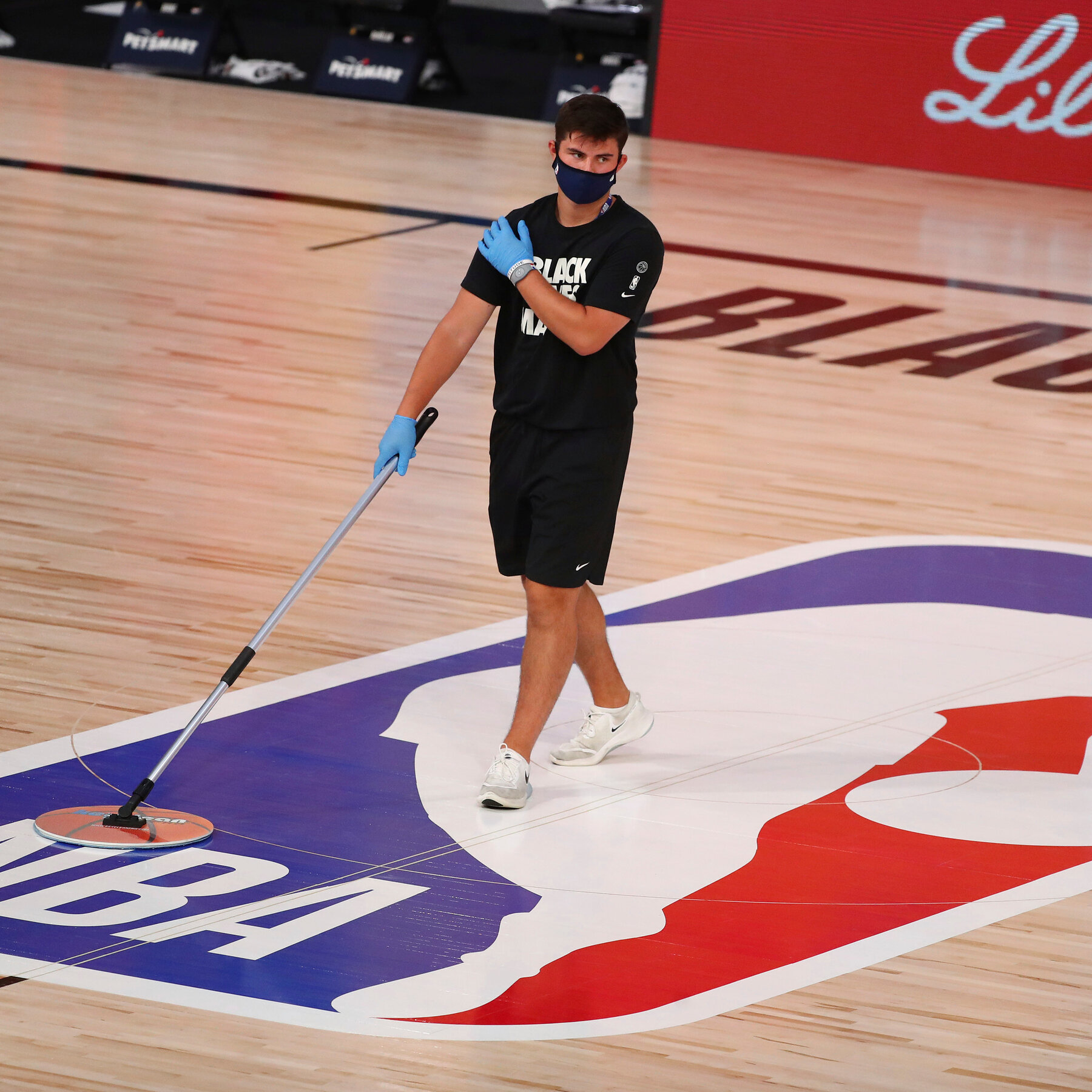 How Much Do Nba Court Cleaners Make 